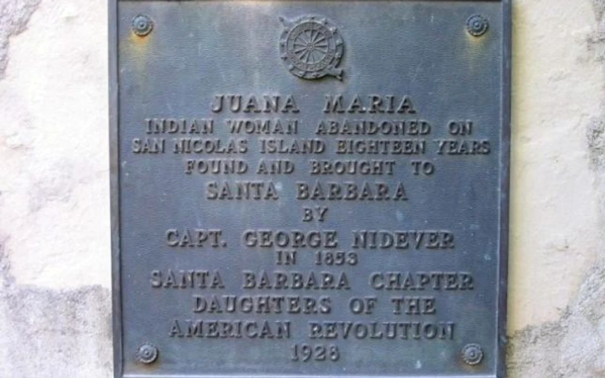 placa comemorativa juana maria foto the vintage news