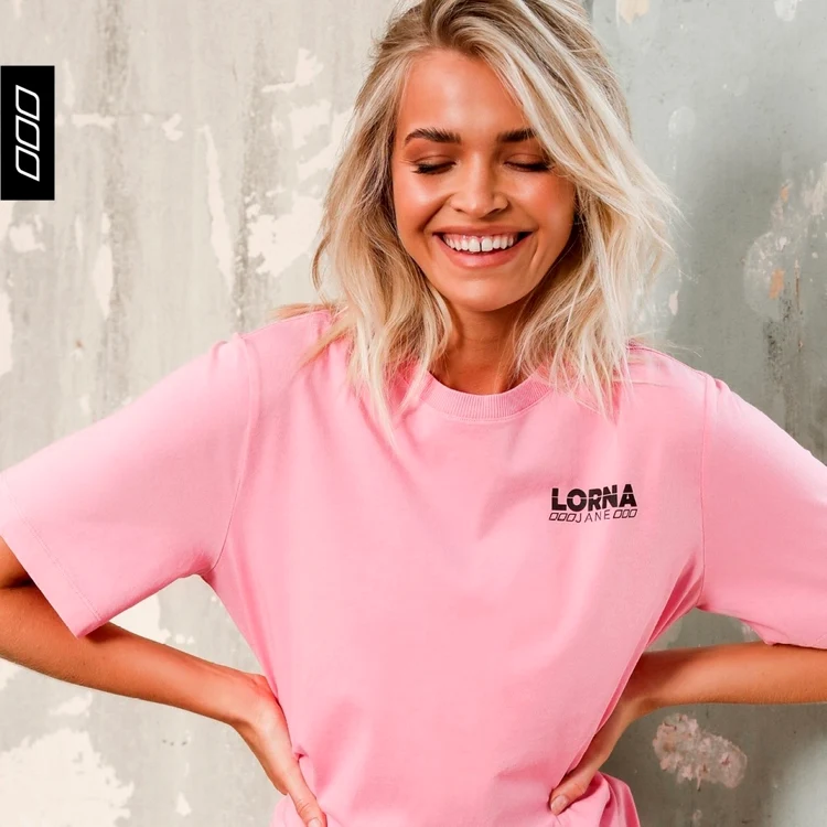 Lorna Jane are magazine în Australia, Noua Zeelandă, SUA şi Singapore