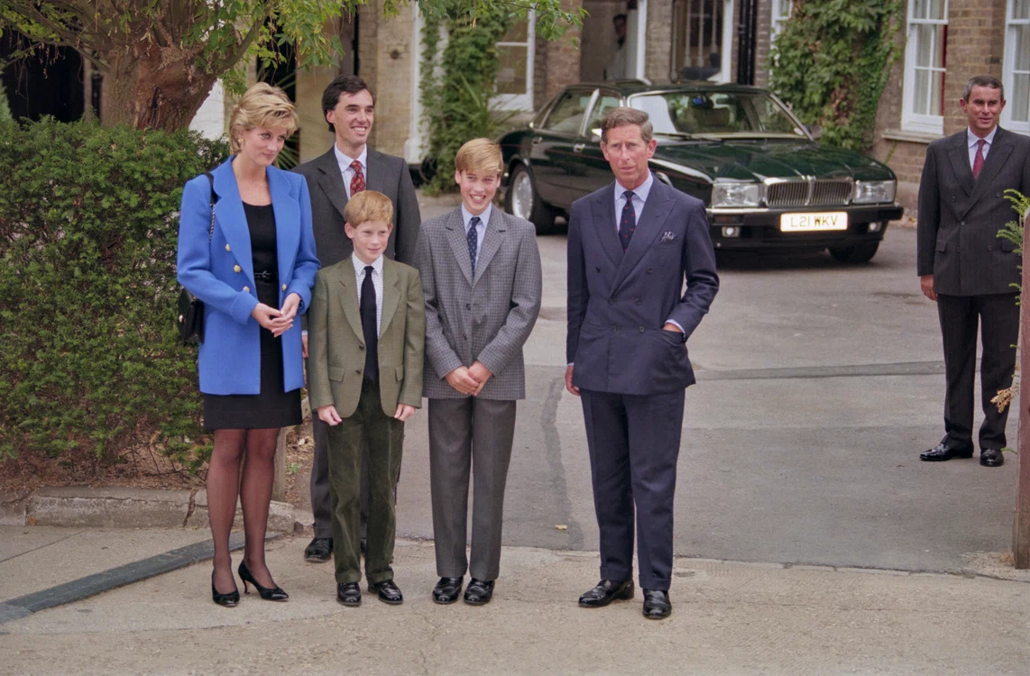 Prințesa Diana și Prințul Charles, cu fiii lor, Harry și William. FOTO: Getty Images