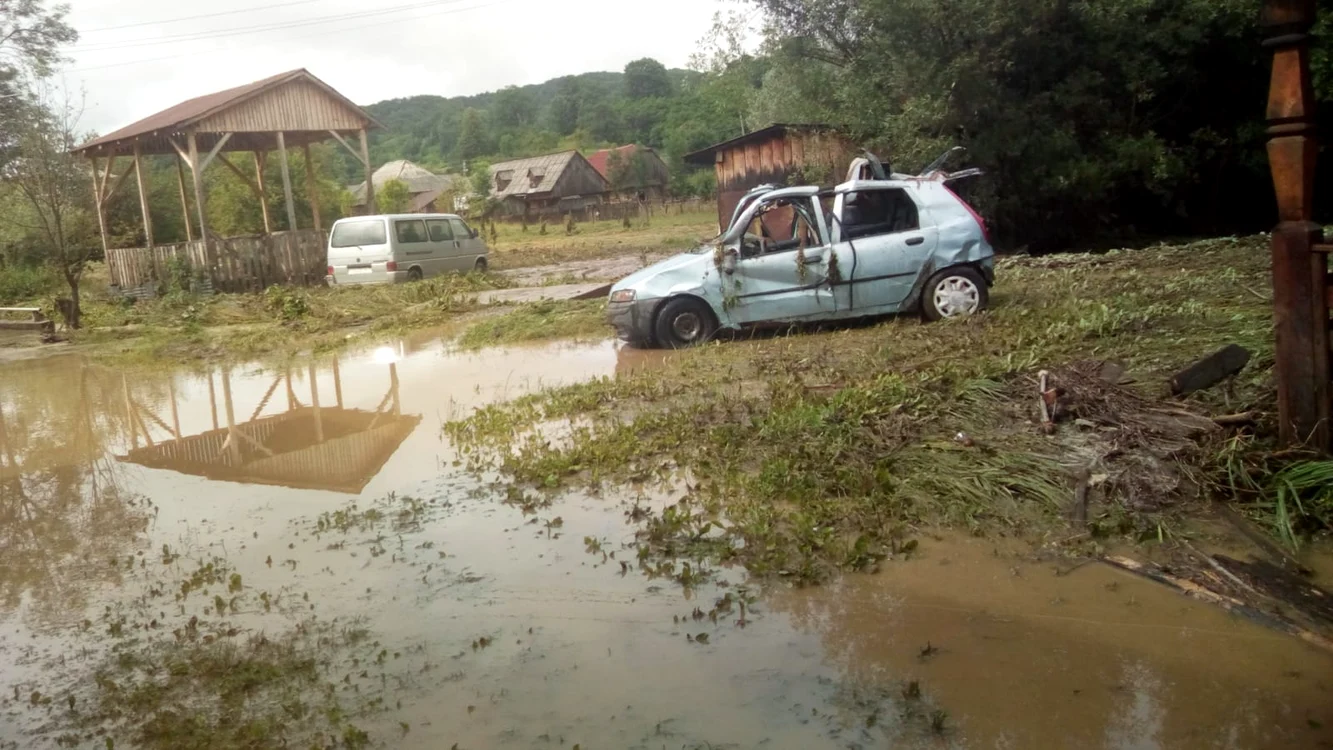 Guvernul dă undă verde ajutoarelor pentru familiile afectate de inundații.
