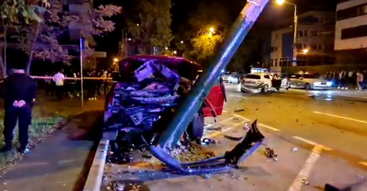 SUV-ul implicat în accident a distrus un stâlp de electricitate FOTO Captură Ziua de Constanța