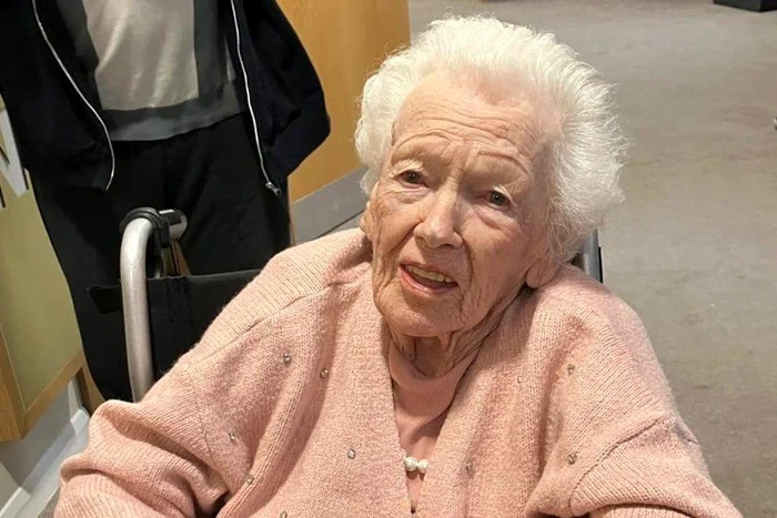 O femeie de 97 de ani a fost „arestată” de ziua ei: „Am fost prea cuminte prea mult timp”