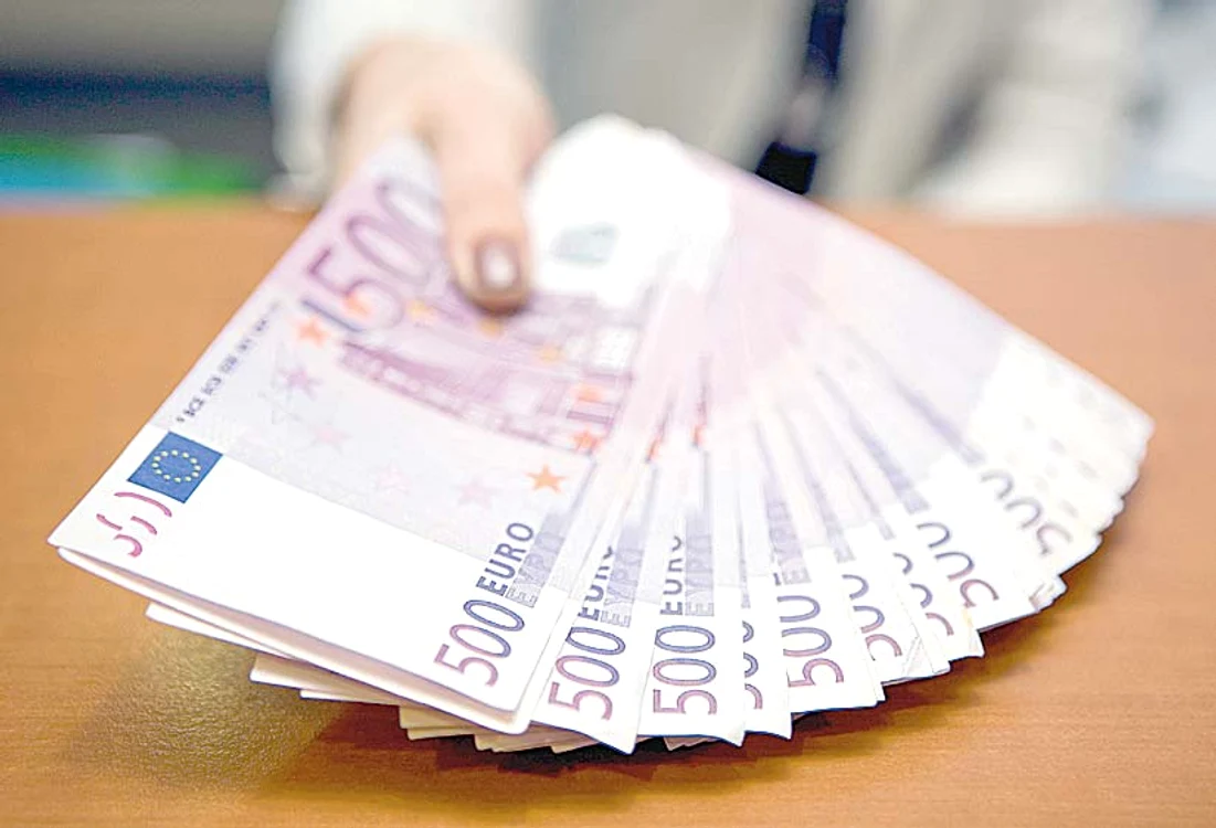 Euro a atins un nou maxim istoric faţă de leu