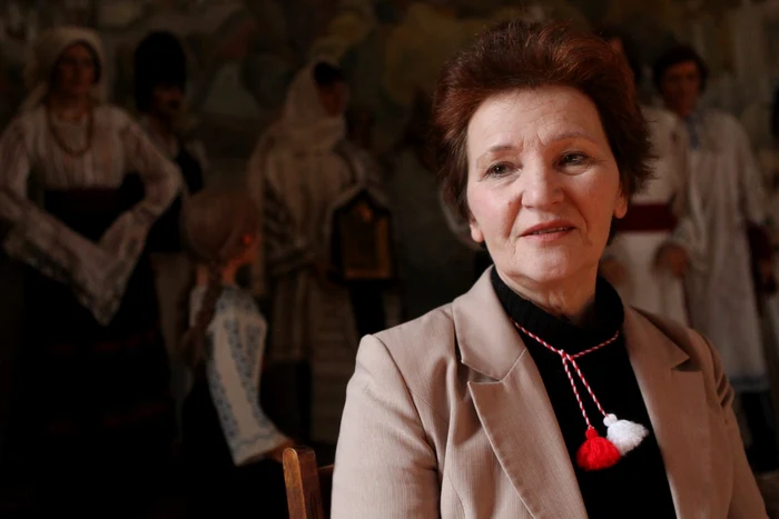 Varvara Buzilă poartă mărţişorul ca pe timpuri, legat la gât FOTO: Tudor Iovu