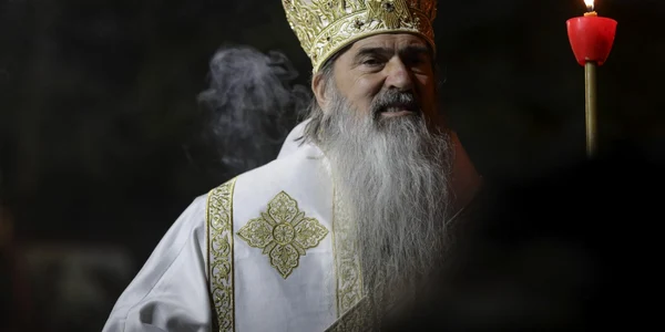 Slujba de Înviere oficiată de ÎPS Teodosie la Catedrala Sfinţii Petru şi Pavel în Constanţa FOTO Inquam Photos / Octav Ganea
