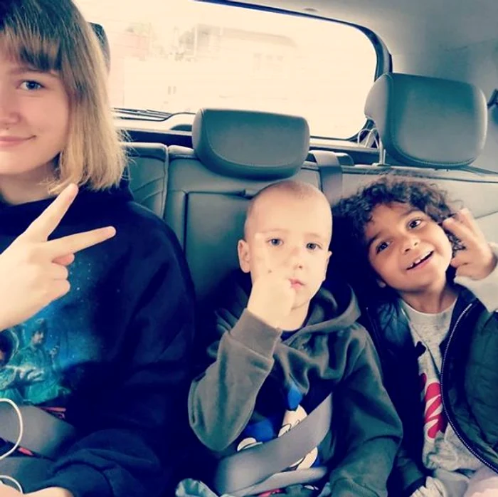 Cei trei se înțeleg de minune 