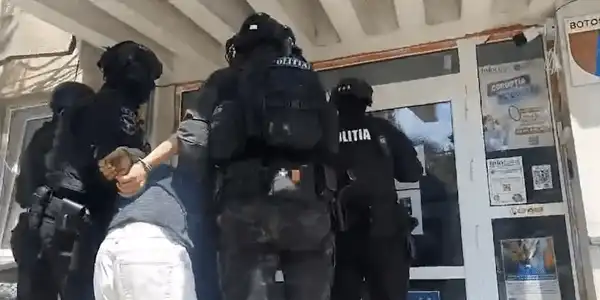 suspect botosani prins gif