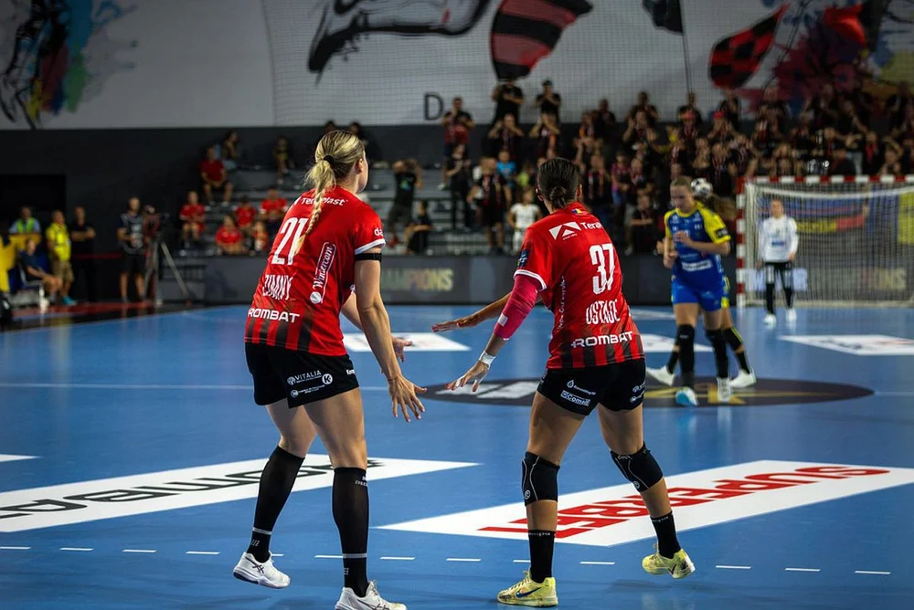 Defensivă în colaps! Gloria Bistrița, învinsă fără drept de apel în Liga Campionilor. A încasat goluri pe bandă rulantă de la ocupanta ultimului loc