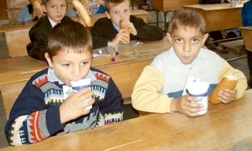 cornul si laptele jpeg