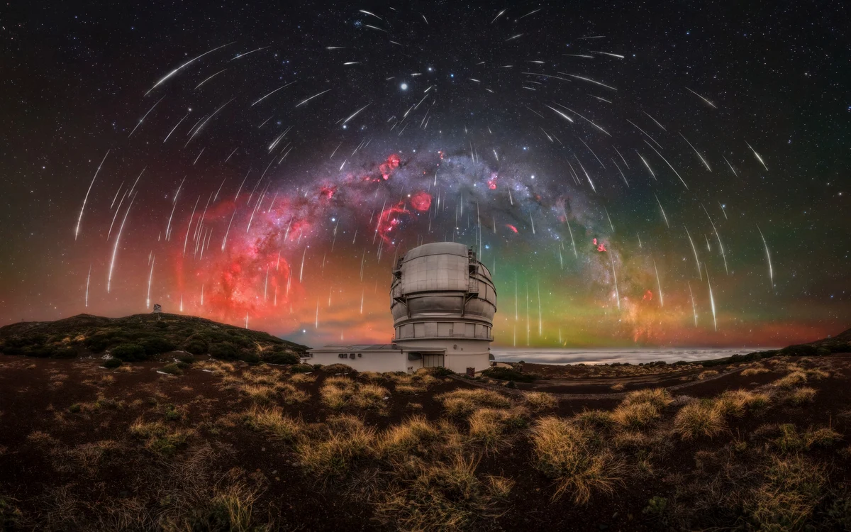 „Geminid Symphony Over La Palma’s Guardian of the Sky” FOTO:  Uroš Fink