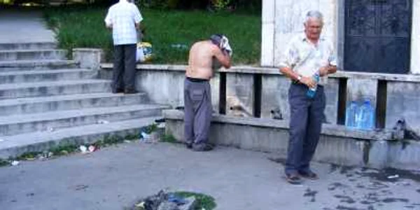 fântânile publice invadate de gunoaie
