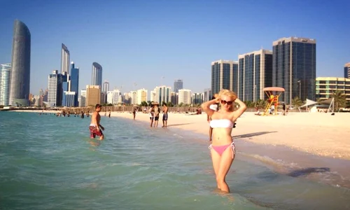 Larisa Drăgulescu în Abu Dhabi (FOTO FACEBOOK) jpeg