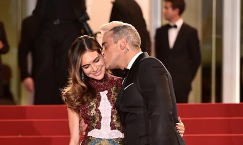 Robbie Williams and Ayda Field GettyImages 473639996 jpeg