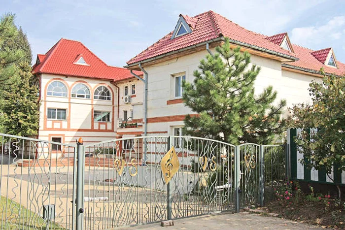 Conacul din Mataraua unde locuia cu regretatul Victor Surdu