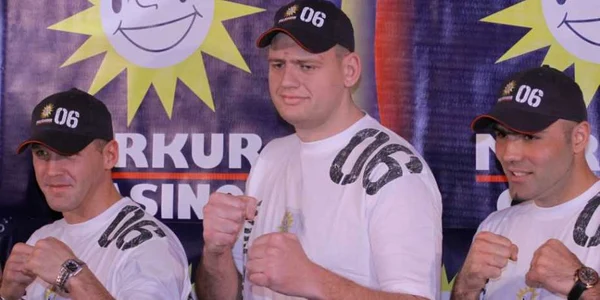 Lucian Bot, Vasile Popovici şi Bogdan Dinu vor boxa pe 10 aprilie, alături de Jo Jo Dan * Foto: Marian Burlacu
