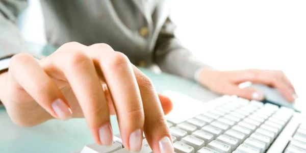 degete tastatura FOTO Shutterstock