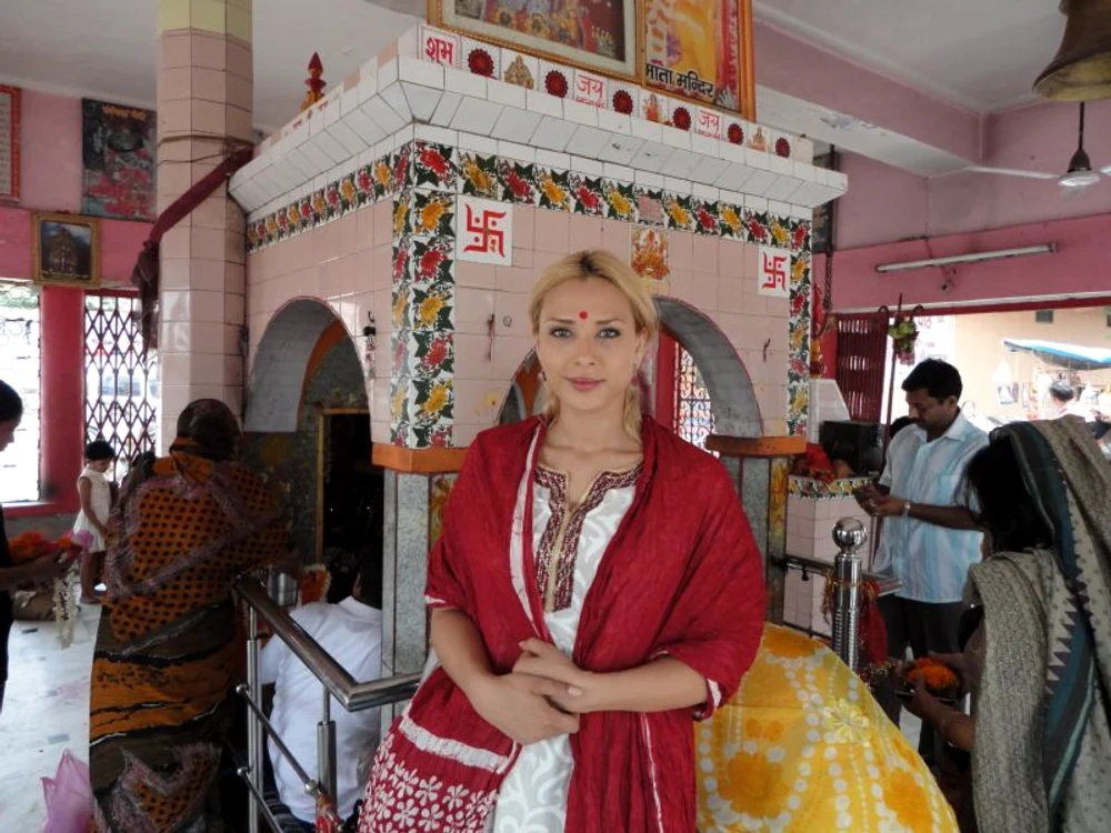 Iulia Vântur, în 2011, în vizită la temple hinduse din India