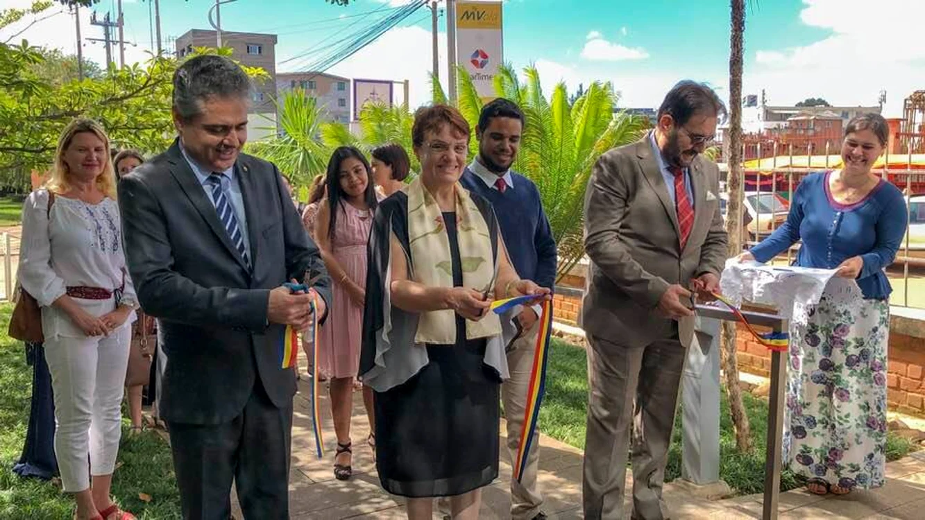 
    Consului Lăcrămioara Toader, la inaugurarea oficială a consulatului României din Antananarivo, capitala Madagascarului, în 28 martie 2019Foto: Facebook/Lacramioara Toader  