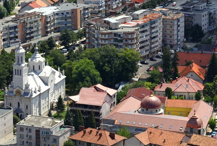 Noul sediu al Episcopiei Devei şi Hunedoarei, construit în vecinătatea Catedralei Episcopale.