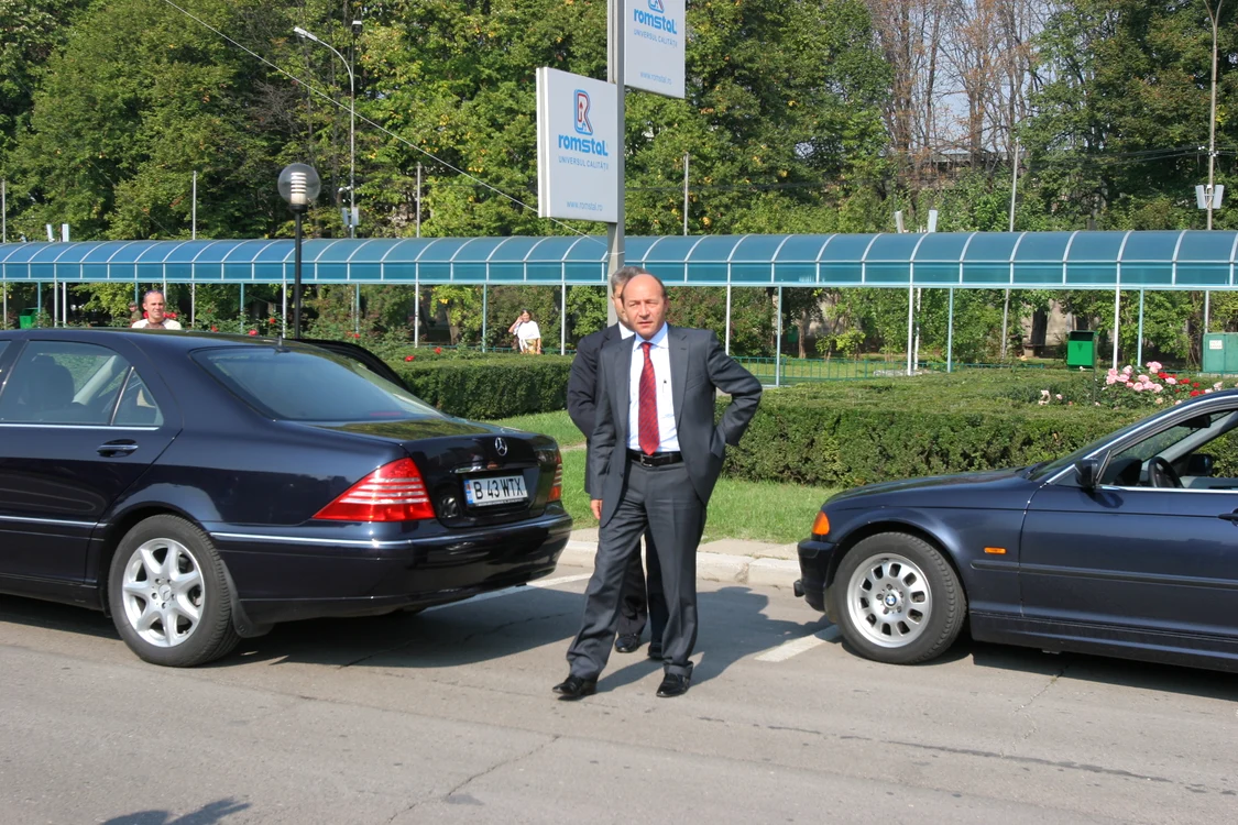 
    Băsescu nu a plecat de la locul accidentului până ce femeia nu a fost dusă la spitalFoto: arhiva Click!  