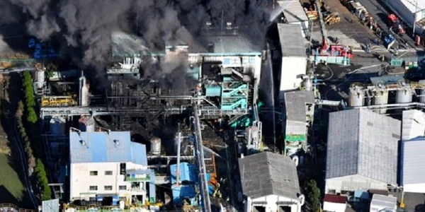 Explozie Japonia uzina chimica