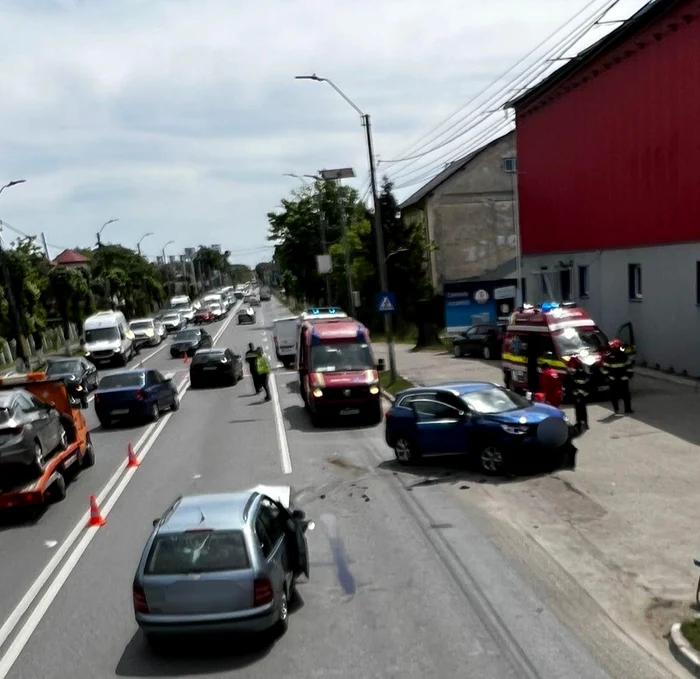 Accidentul a avut loc în orașul Roman FOTO ISU Neamț