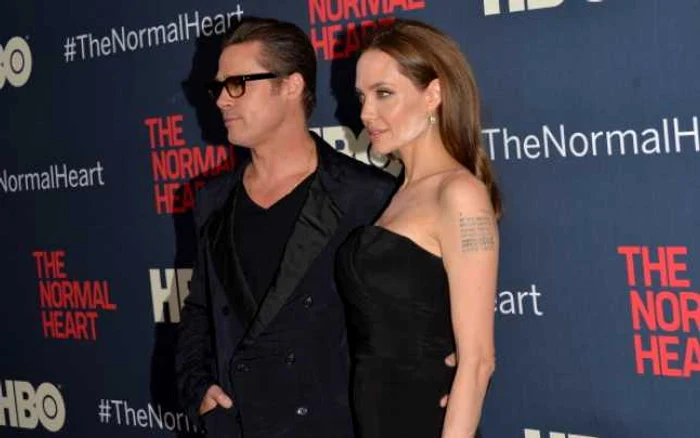Angelina Jolie, alături de viitorul ei soţ, Brad Pitt FOTO GETTY IMAGES