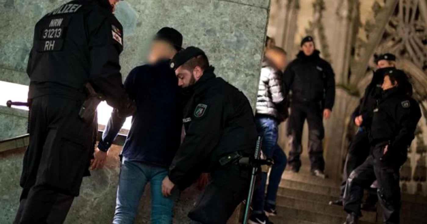 Razie a poliţiei germane pe străzi