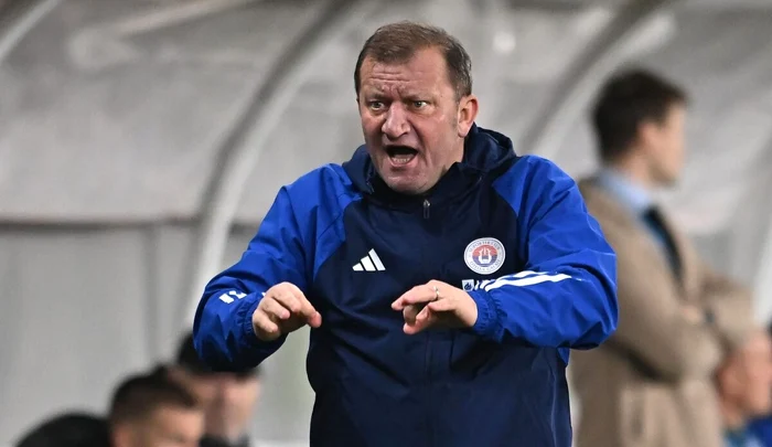 Dorinel Munteanu este socotit un antrenor dur