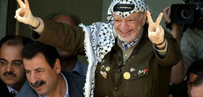 Yasser Arafat a murit în 2004