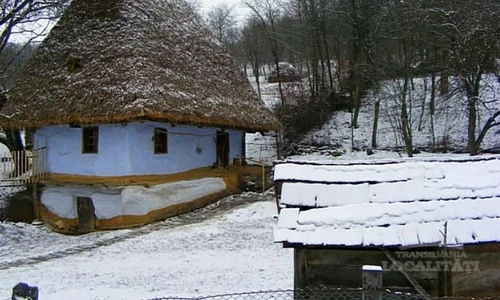 O căsuţă de poveste din România, veche de aproape două secole, atracţia turiştilor jpeg