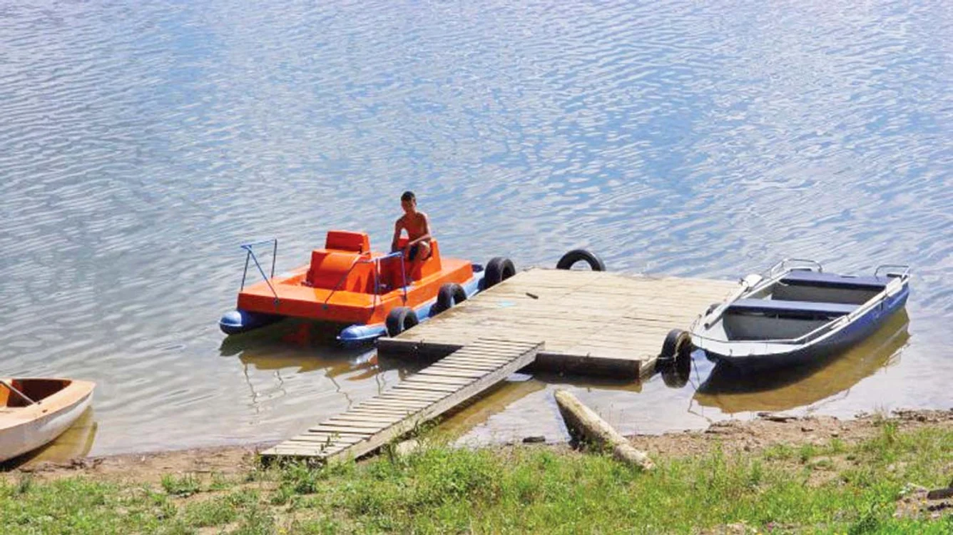 
    Tragedia s-a petrecut luni seară pe Lacul Tarniţa   