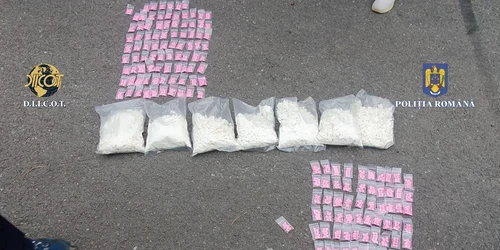 Captura droguri, ascunse în roata de rezervă, la Cluj  - Foto DIICOT