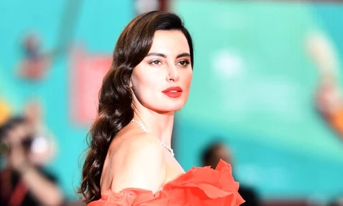 catrinel menghia hp jpeg