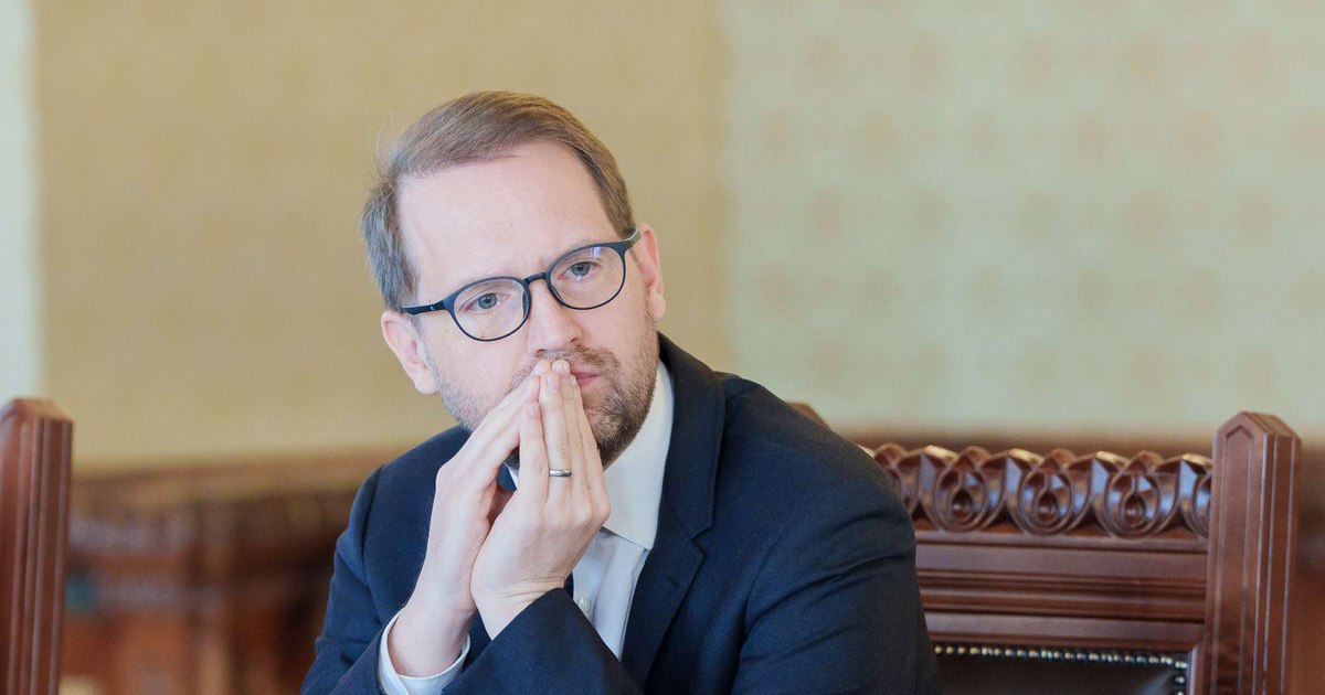 Dominic Fritz susține examenul pentru cetățenia română