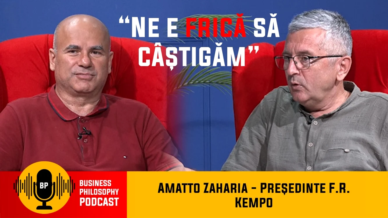 Amatto Zaharia (stânga), în dialog cu jurnalistul Romeo Chiriac