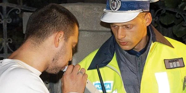Şoferul avea o alcoolemie de 1,24 mg/l alcool pur în aerul expirat (foto arhivă)