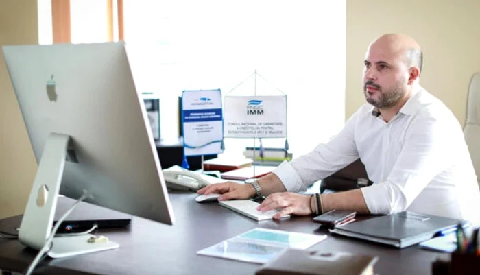 
    Dumitru Nancu, director general al FNGCIMM, spune că peste 10.000 de companii s-au înscris pe platforma IMM Invest  