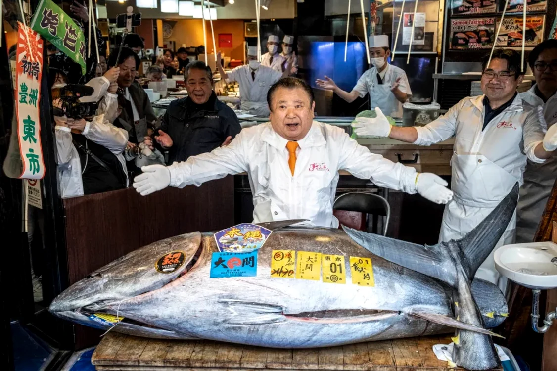 Licitație spectaculoasă de Anul Nou în Japonia. Un singur pește a costat cât o casă de lux