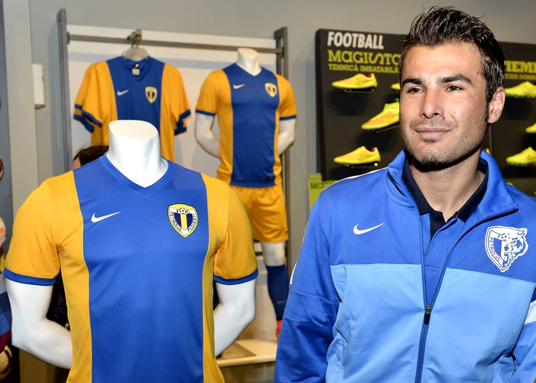 mutu la prezentarea noului echipament al echipei petrolul FOTO Răzvan Păsărică