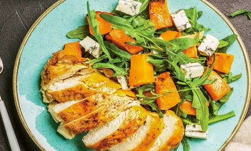 salata calda cu piept de curcan jpg