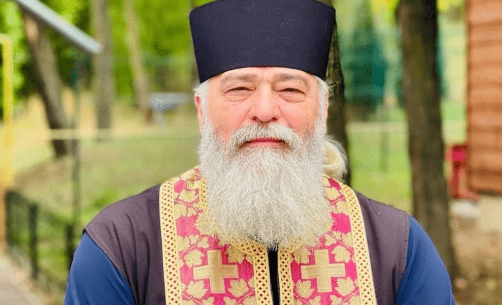 Prima declarație oficială a părintelui Calistrat, după acuzația că a bătut o femeie în curtea mănăstirii