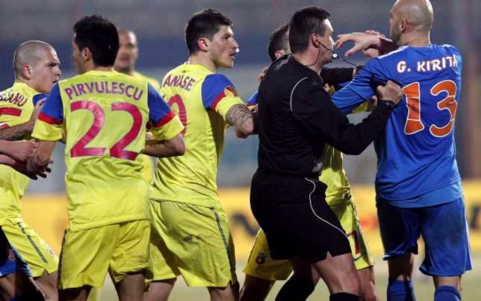 Kiriţă, în duel cu steliştii