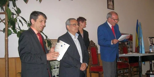 Imagine de la deschiderea festivalul internaţional de aforisme de la Tecuci FOTO Tecuci.info