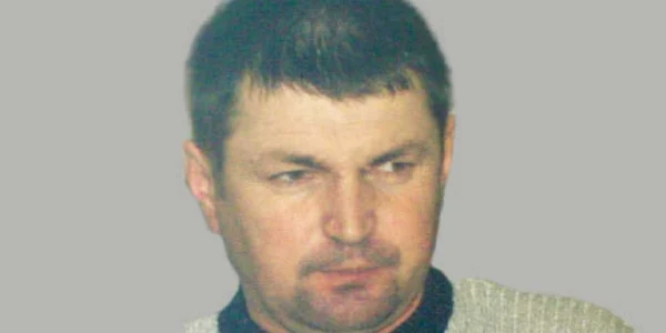 Capul familiei, Vasile Hriţcu, se ocupa cu schimbul de valută şi cu vânzarea de produse din Ucraina în România. 