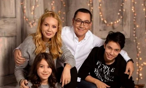 Familia Victor Ponta și Daciana Sârbu, de Crăciun