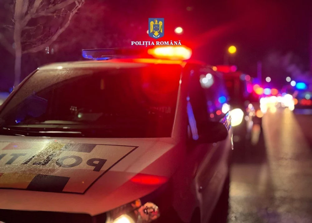 Un polițist a fost bătut și înjurat de un bărbat. Incidentul a degenerat, fiind nevoie de forțe suplimentare