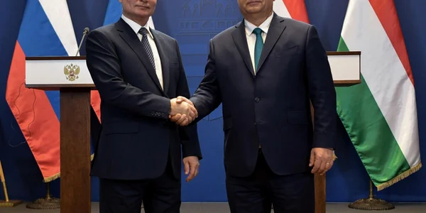 Viktor Orban si Vladimir Putin FOTO EPA-EFE