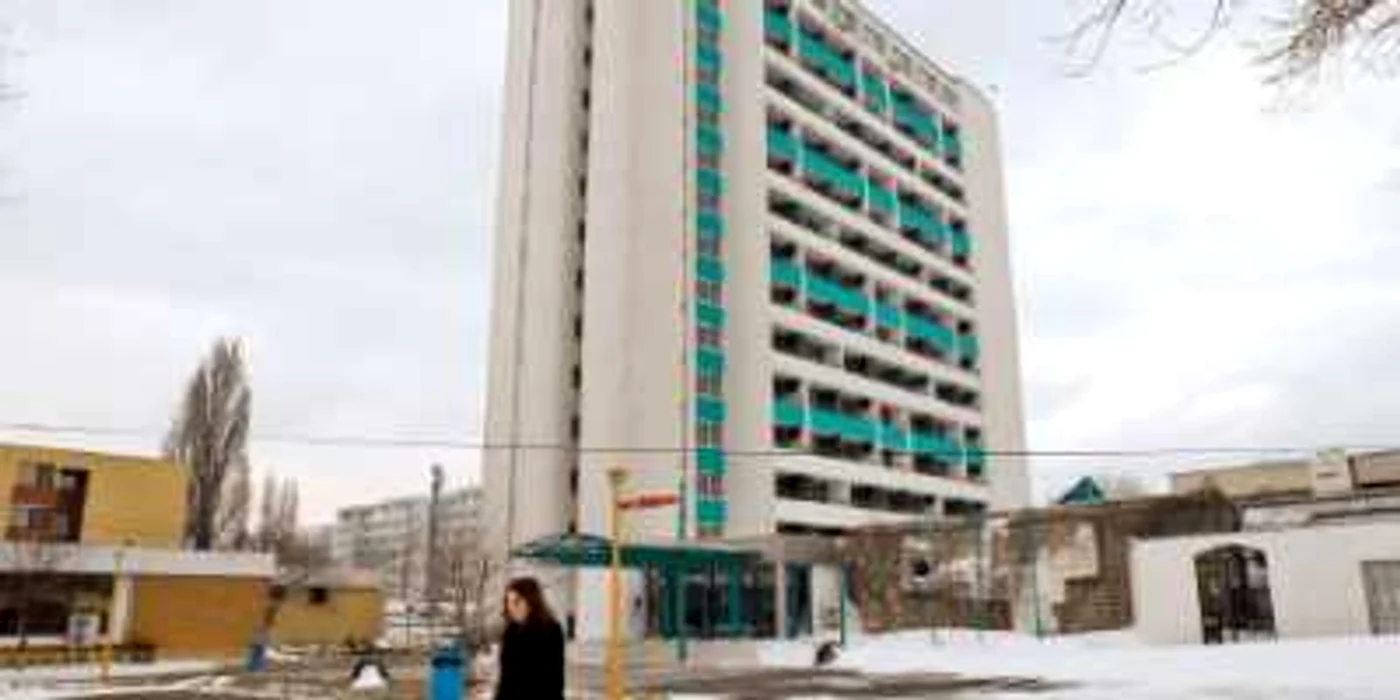Proprietarul Hotelului Riviera din Mamaia cere pe imobilul cu 14 etaje 20 de milioane de euro 