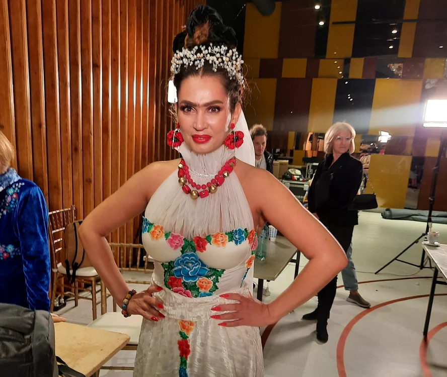Nicoleta Luciu, în culisele prezentării de modă realizate de Liza Panait / foto: Click!